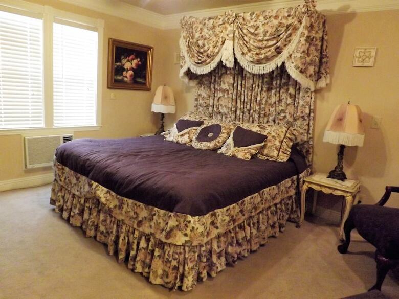 Amid Summer's Inn Bed And Breakfast