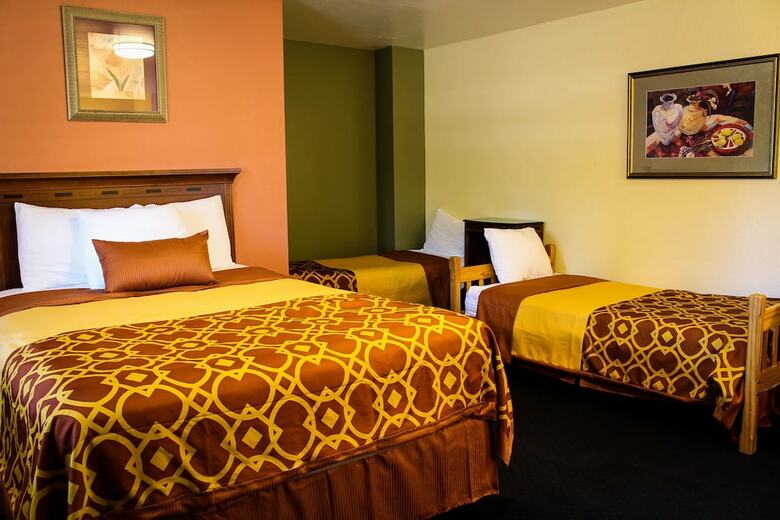 Hotel The Old West Inn