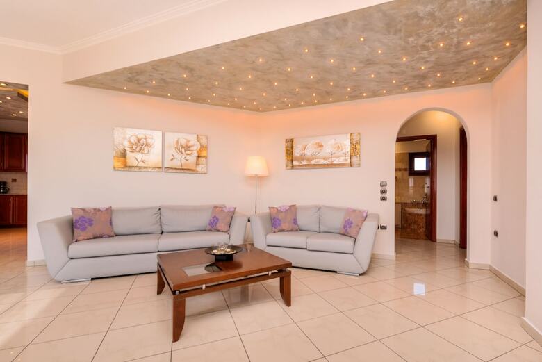 Aparthotel Akrotiri Apartments