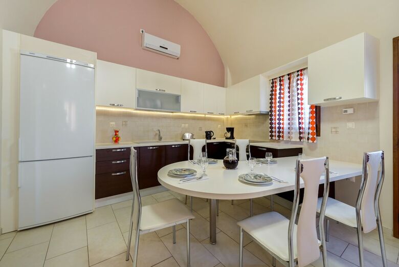 Aparthotel Akrotiri Apartments