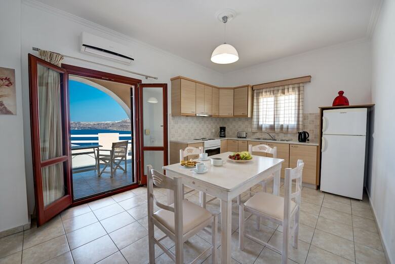 Aparthotel Akrotiri Apartments