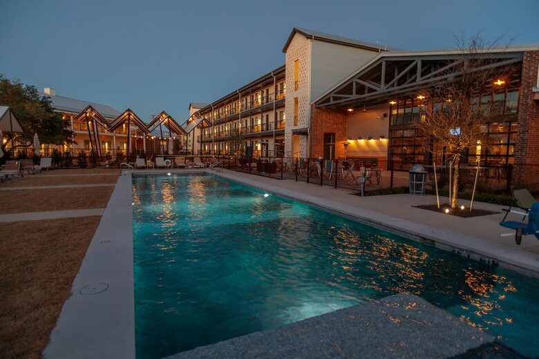 Cavalry Court, By Valencia Hotel Group