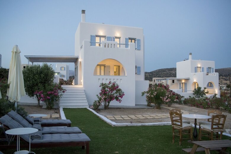 Villa Naxian Resort