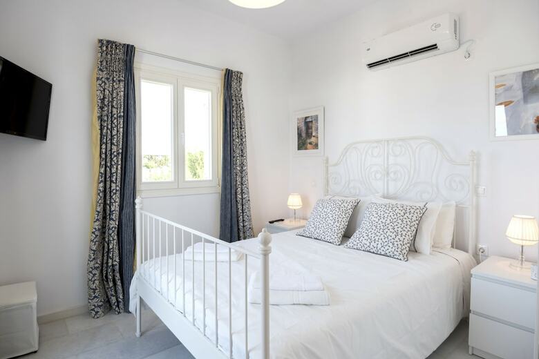Villa Naxian Resort