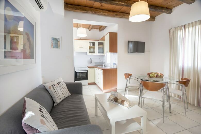 Villa Naxian Resort