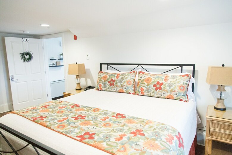 Bed & Breakfast Inn At Evergreen