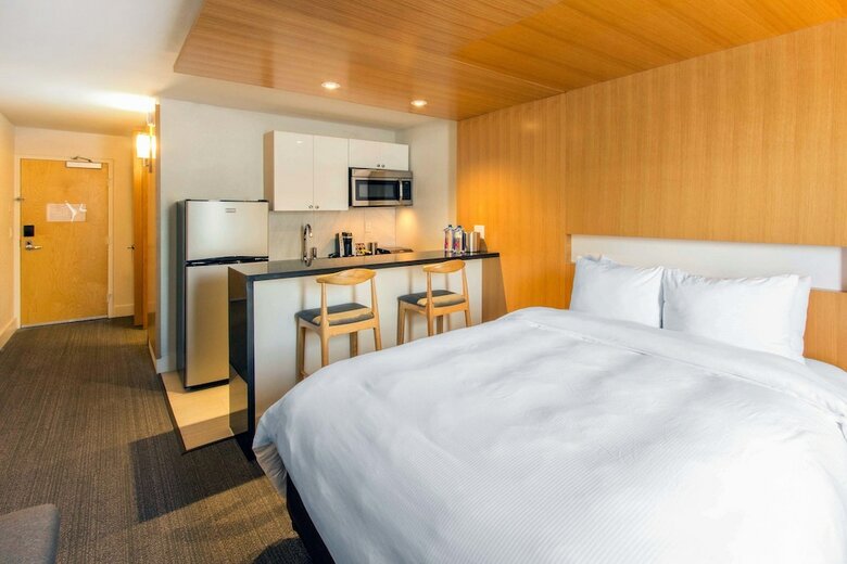 West Wing Hotel, Ascend Hotel Collection