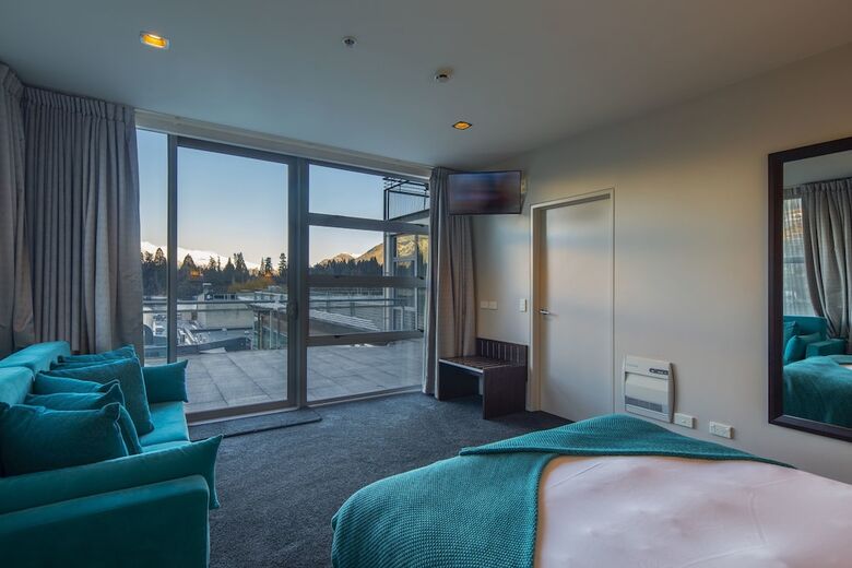53 Shotover Apartment 302
