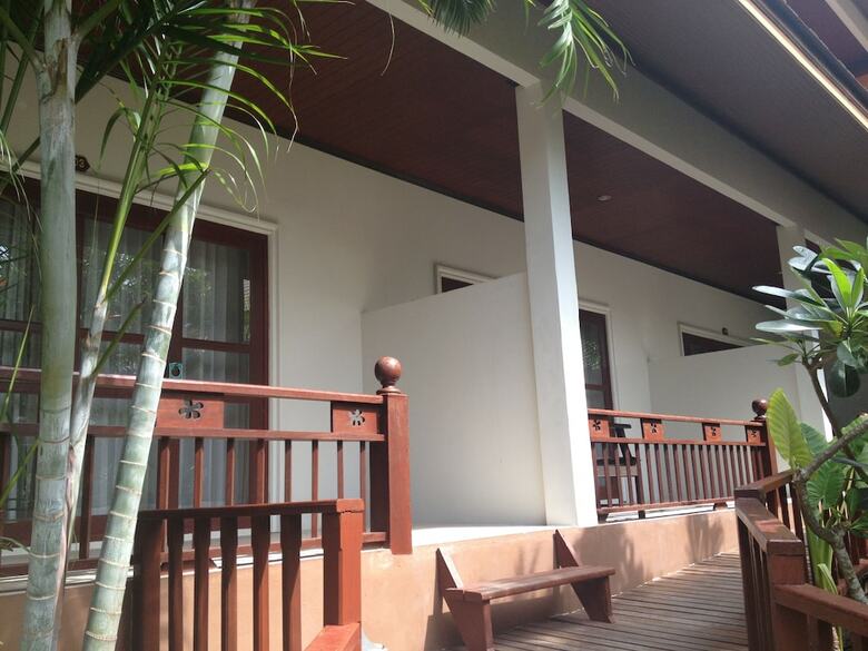 Apartamento Kanok Buri Resort & Spa