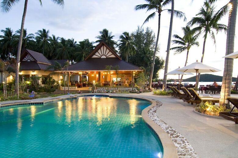 Apartamento Kanok Buri Resort & Spa