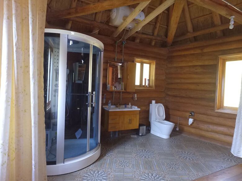 Hotel Trackers Safari Lodge Bwindi