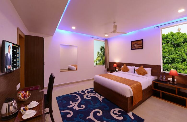 Hotel Clarks Inn Hampi