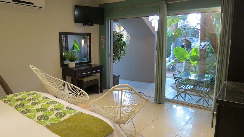 Hotel Cocomo Guesthouse, Spa And Conference Centre