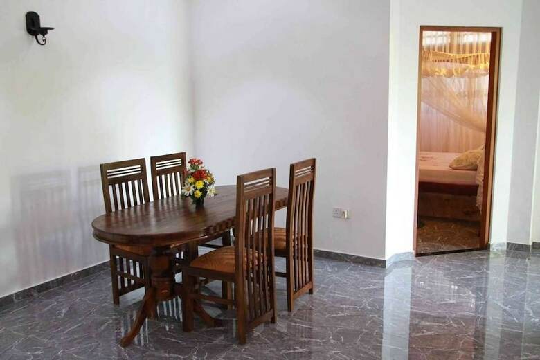 Coral Palm Villa & Apartments