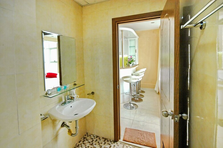 Handy Holiday Nha Trang Beach Apartment