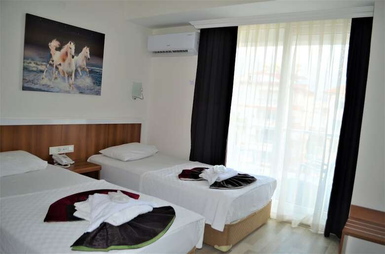 M.c.a. Marquis Hotel