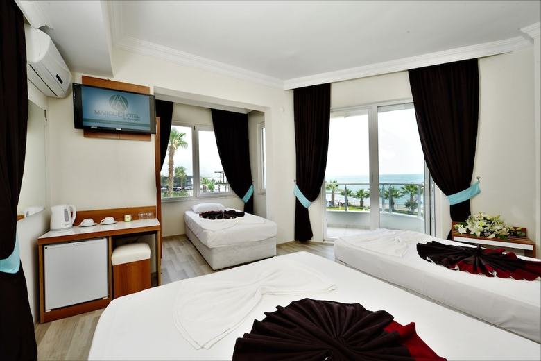 M.c.a. Marquis Hotel