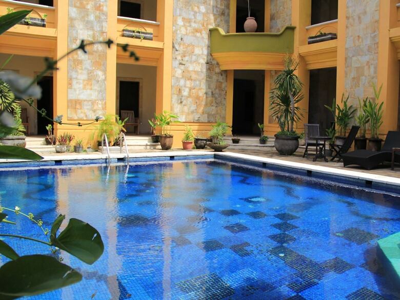 Nathan Hotel