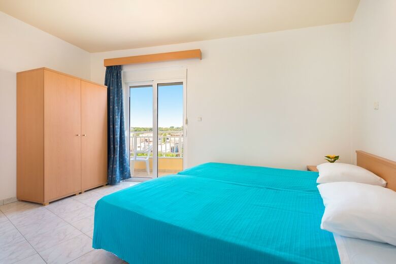 Yiannis Apartments