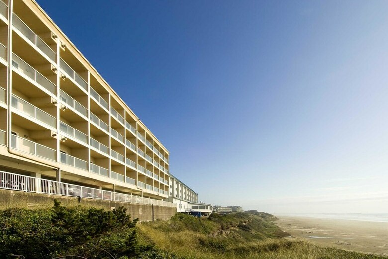 Elizabeth Oceanfront Suites, Ascend Hotel Collection
