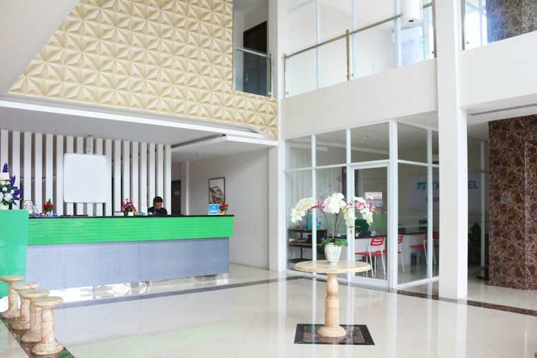 Hotel Airy Karamat Bhayangkara 127 Sukabumi