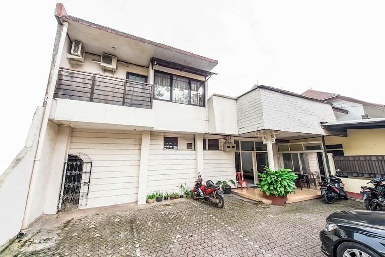 Hotel Airy Eco Cicendo Dr. Rum 12 Bandung