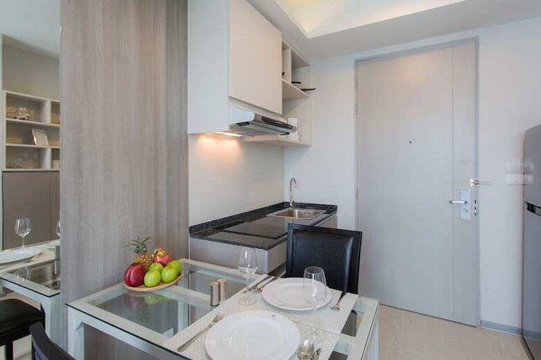Aparthotel 6th Avenue Surin Beach