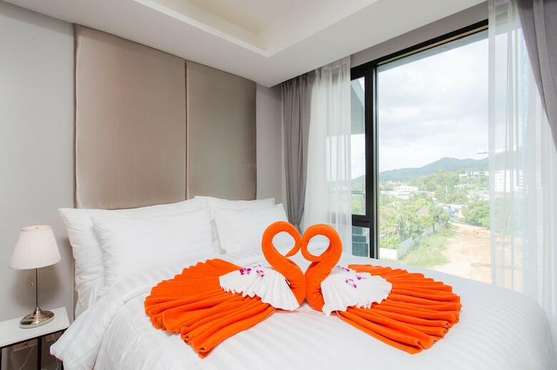 Aparthotel 6th Avenue Surin Beach