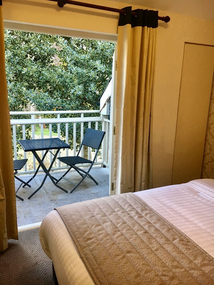 Best Western Normanton Park Hotel