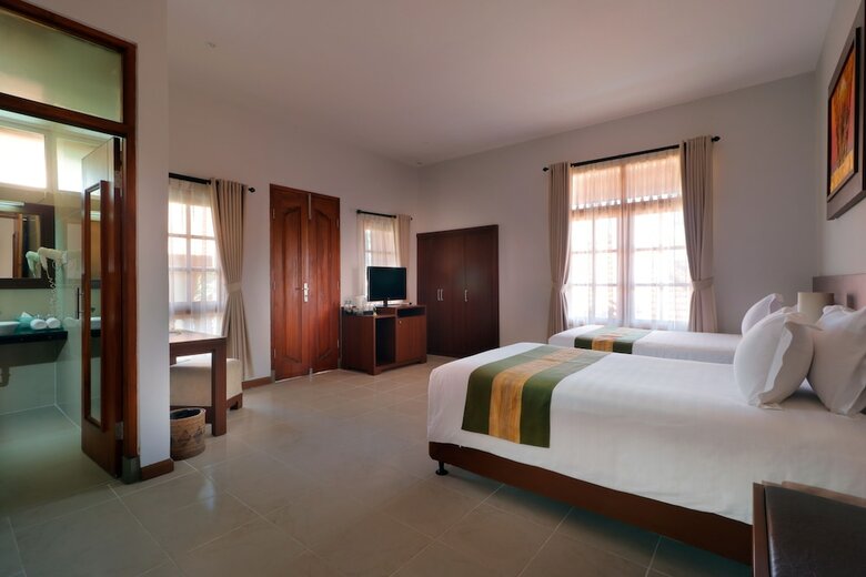 Hotel Adi Dharma Cottages