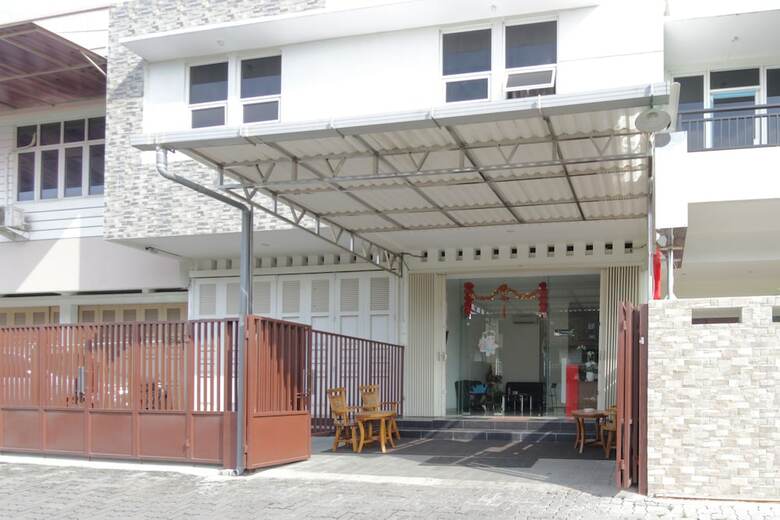 Hotel Airy Pecinan Kalikuping Utara 243 Semarang