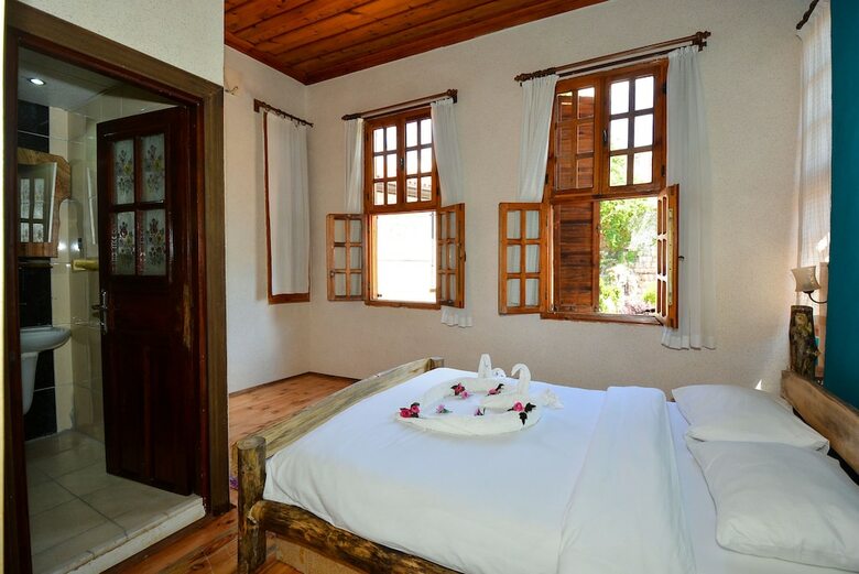 Hotel Wood House