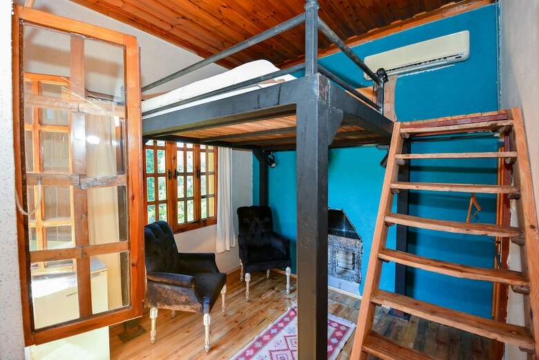 Hotel Wood House