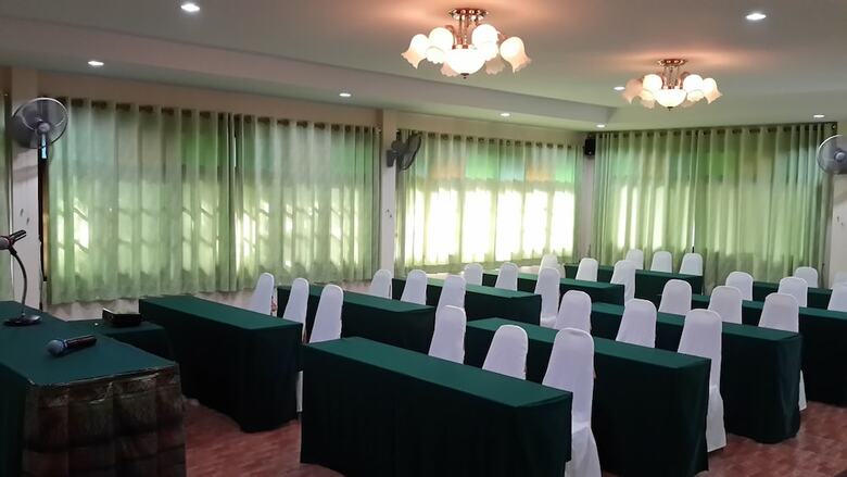 Hotel Baansuanlynjee Maeklong Resort
