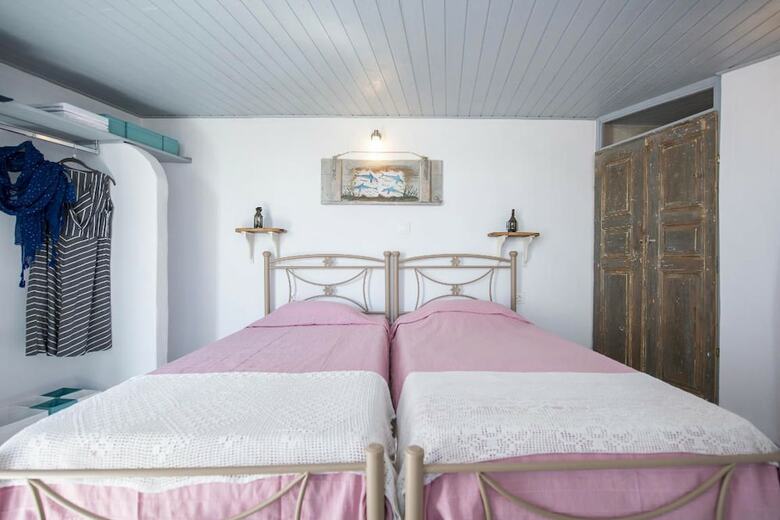 Bed & Breakfast Emmantina Houses