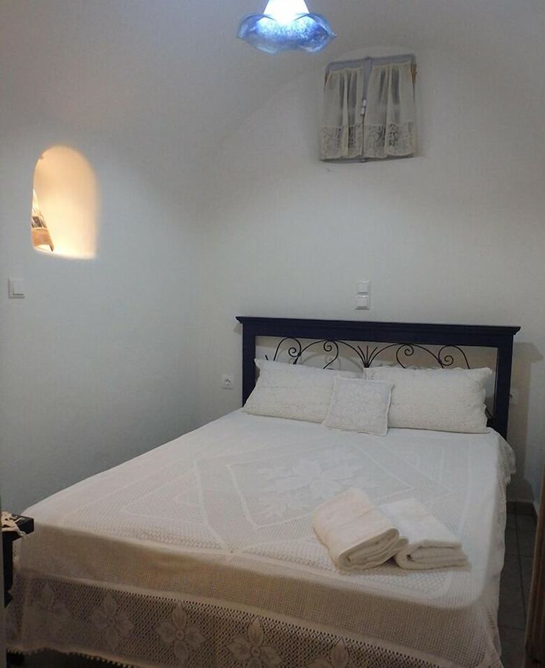 Bed & Breakfast Emmantina Houses
