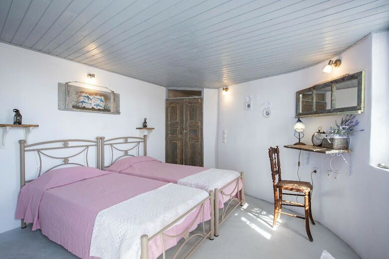 Bed & Breakfast Emmantina Houses