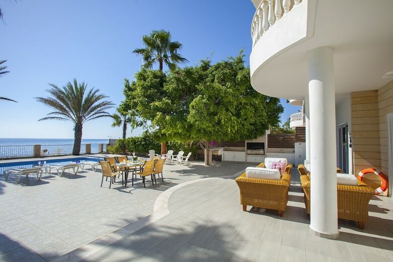 Meneou Beachfront Villa Sunset