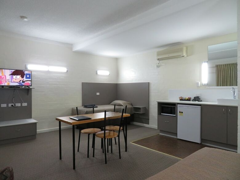 Motel Bishops Lodge Narrandera