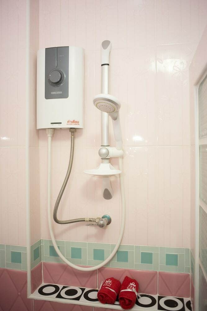 Hotel Zen Rooms Mahajak Residence