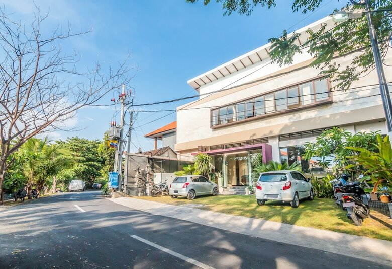Hotel Zen Premium Seminyak Eka Laweya