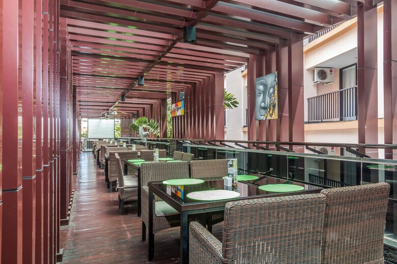 Hotel Zen Rooms Raya Kuta 3