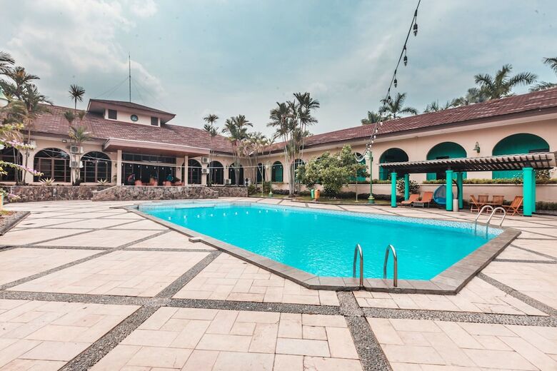 Capital O 1662 Ole Suites Hotel