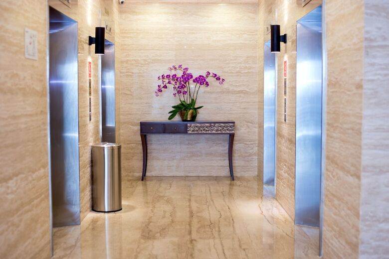 Vouk Hotel Suites