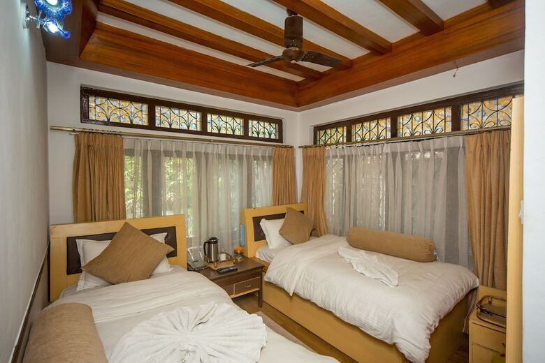 Shangri-la Boutique Hotel