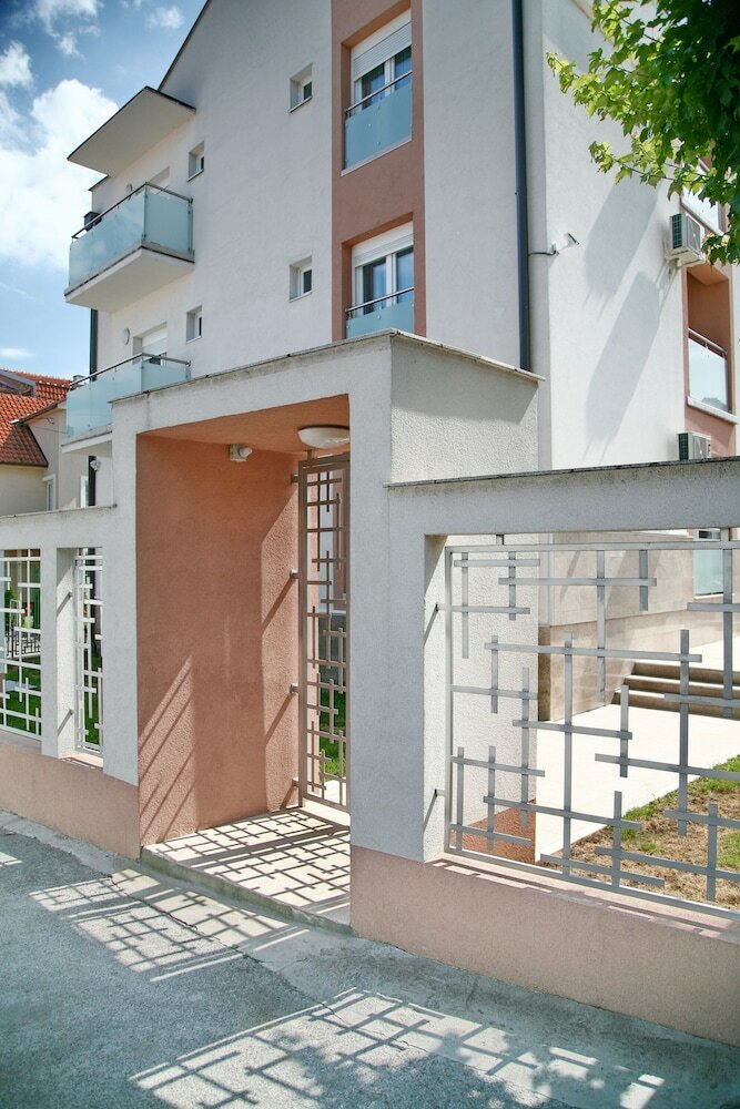Apartamentos Lala Luxury Suites