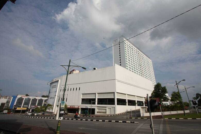 Hotel Place2stay - Opposite Hilton