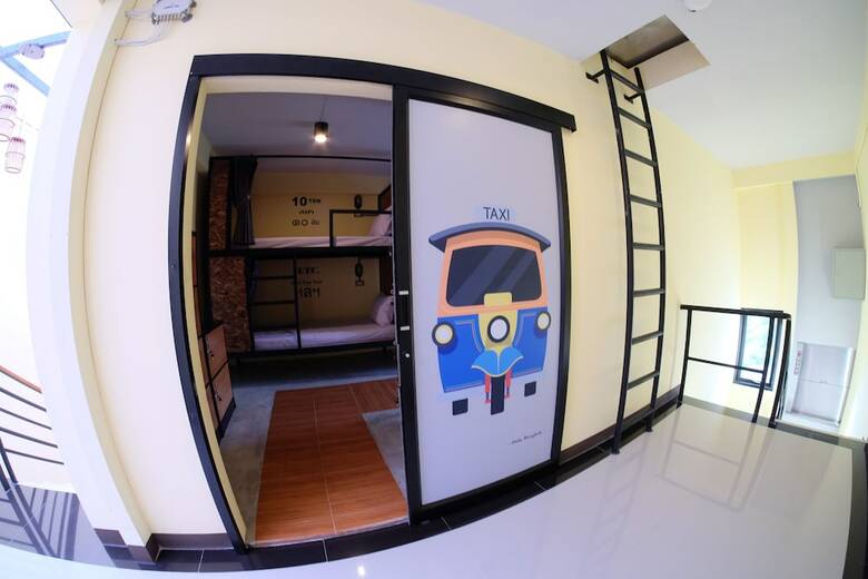 Hostal Hide Bangkok Hostel