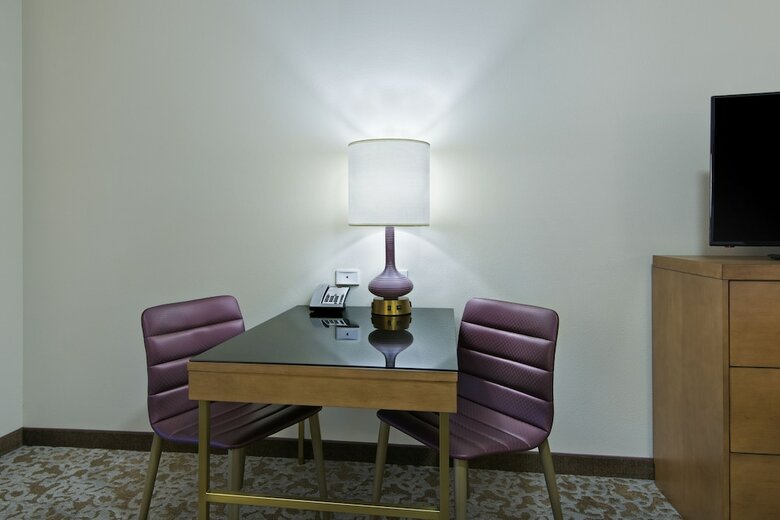 Hotel Oxford Suites Sonoma County