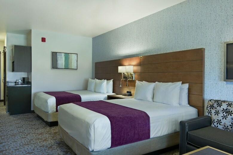 Hotel Oxford Suites Sonoma County